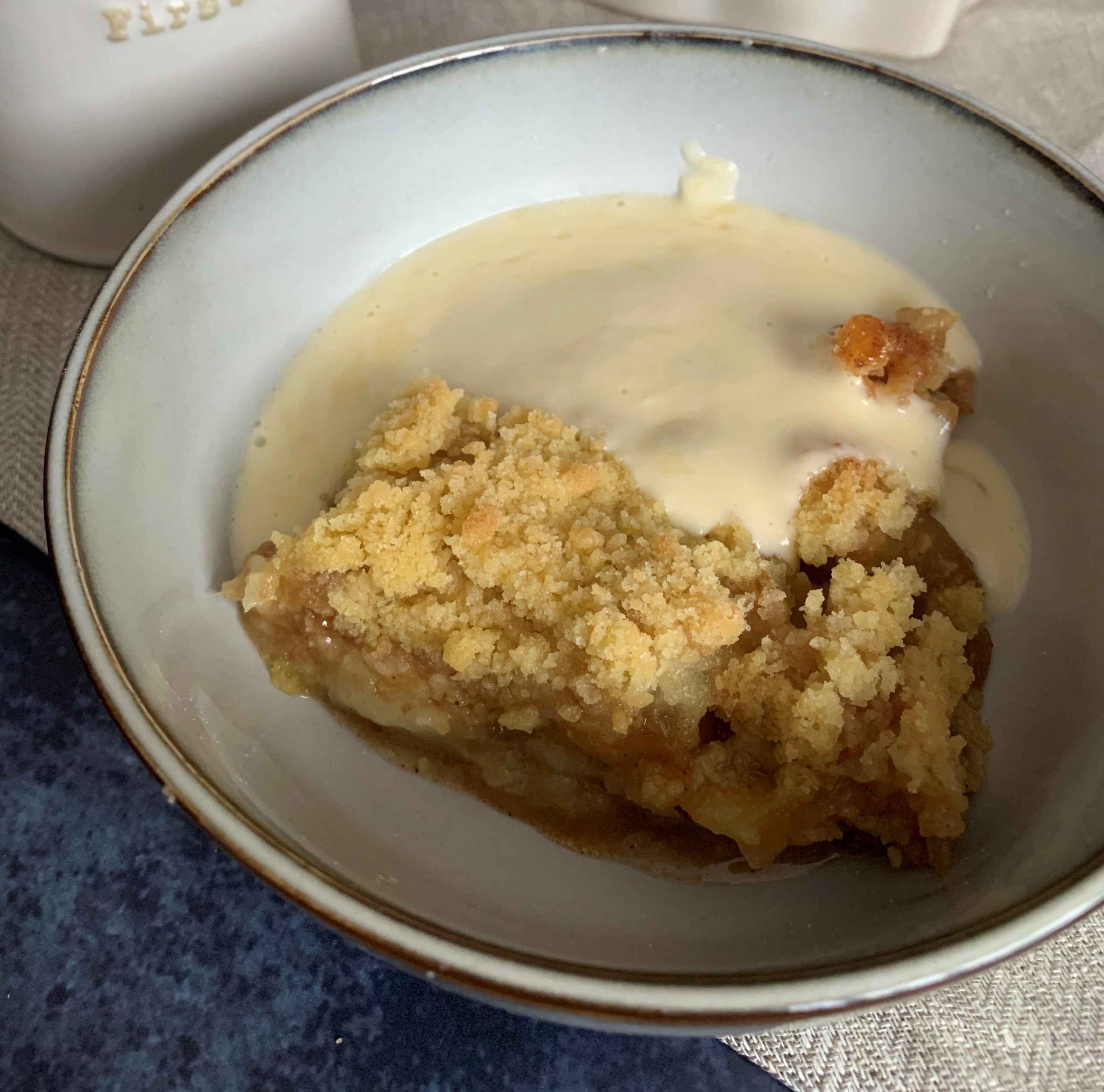 The Best Apple and Cinnamon Crumble recipe