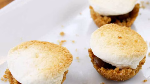 Image for How to Make Indoor S'mores in the Oven