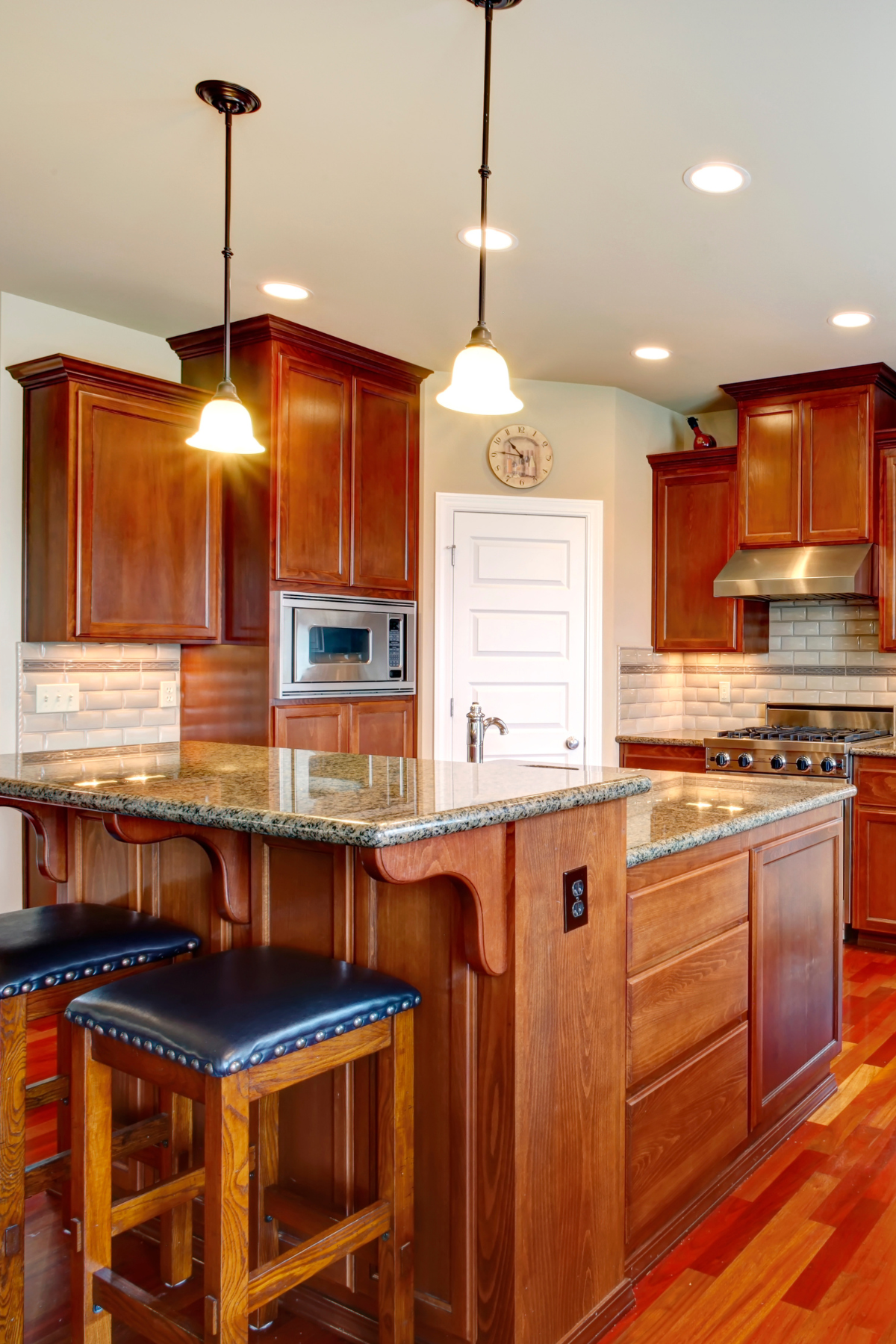 The best flooring ideas for a kitchen with oak cabinets