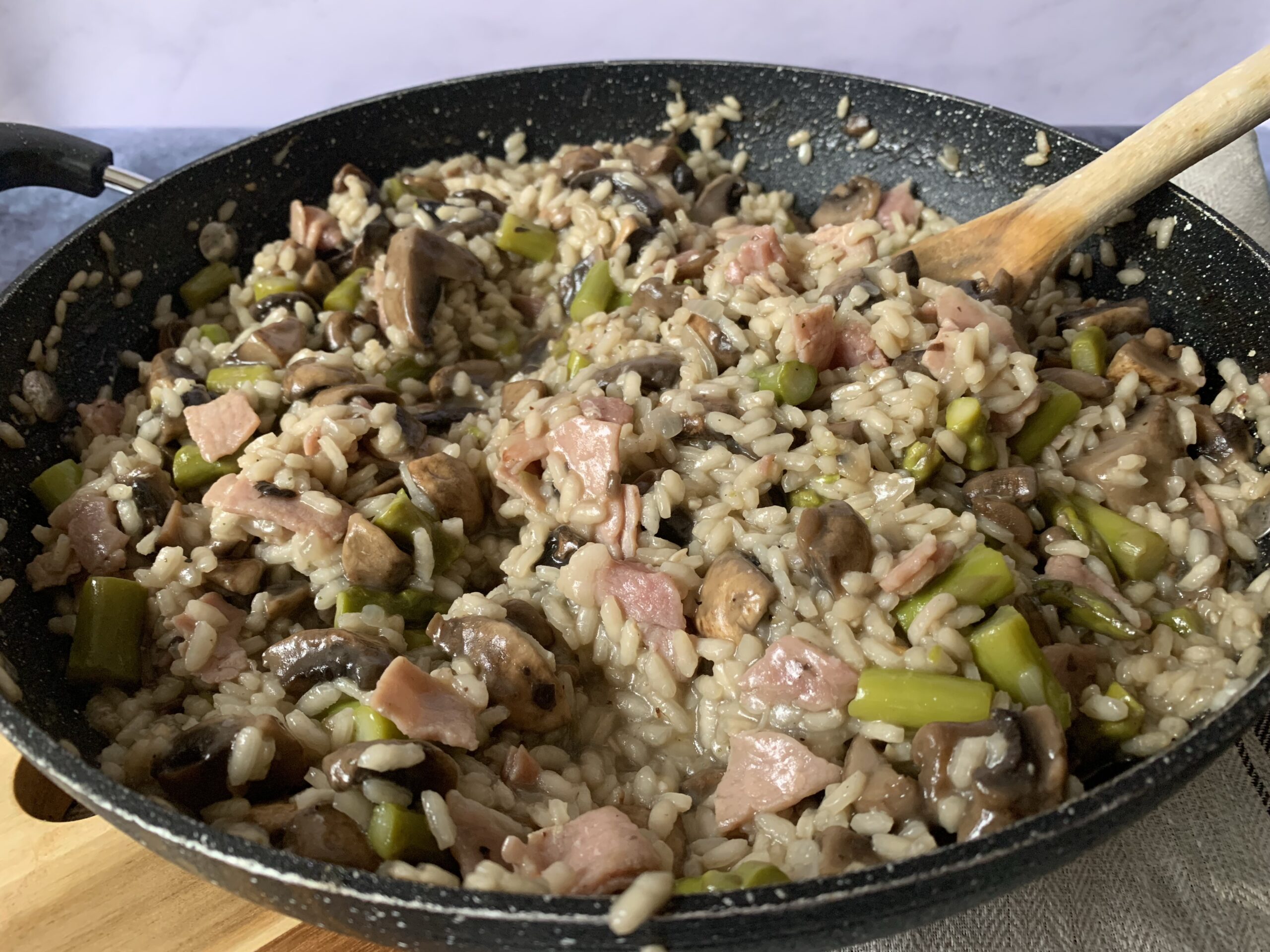 Easy mushroom, asparagus and bacon risotto recipe