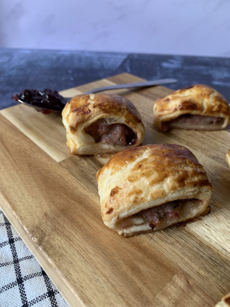 Delicious pork and cranberry sausage roll recipe