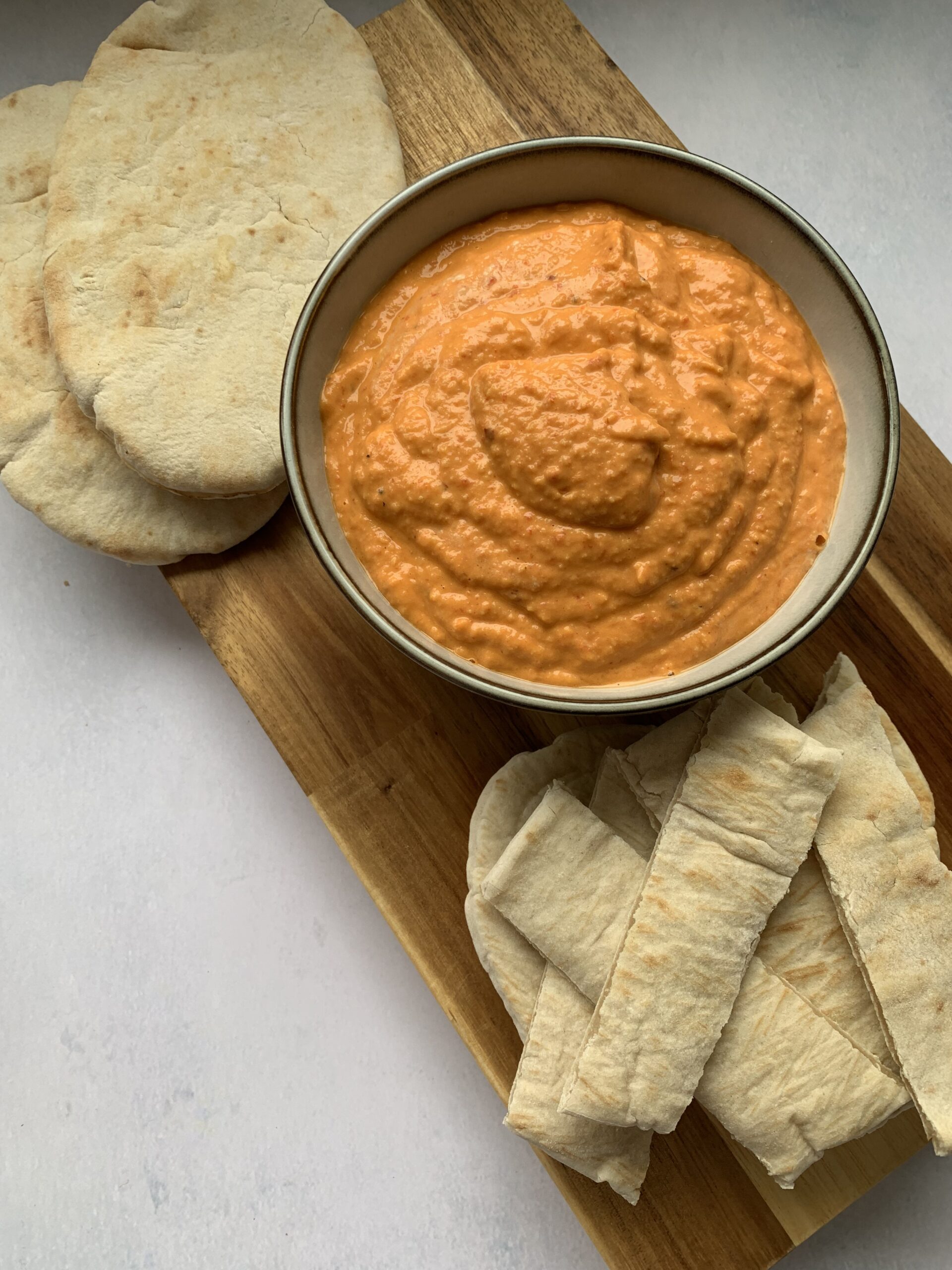 Delicious Red Pepper Hummus Recipe