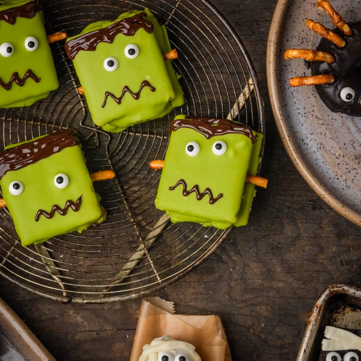 vegan_halloween_smores-01.jpg