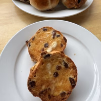 Easy hot cross buns